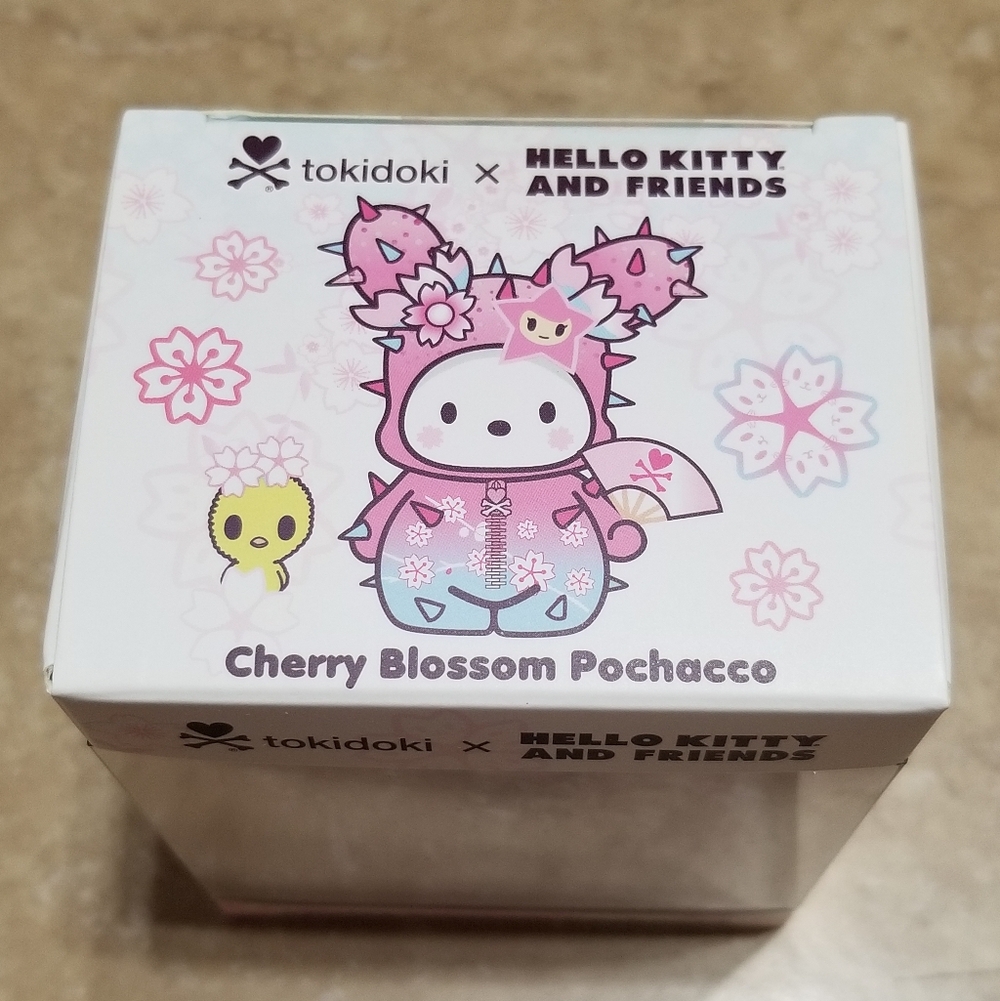 Tokidoki x Hello Hello Kitty and Friends: Cherry Blossom Pochacco Figure - Picture 5 of 5